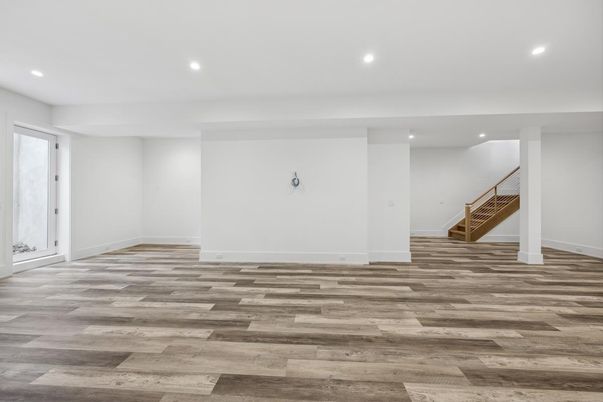 Empty room, Interior, Recessed Lighting, Wood Texture Flooring