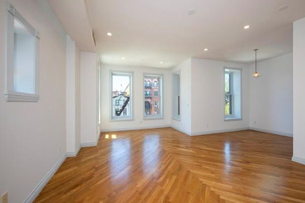 Empty room, Interior, Pendant Lights, Recessed Lighting, Wood Texture Flooring