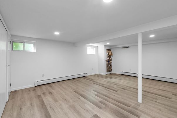 Empty room, Interior, Recessed Lighting, Wood Texture Flooring