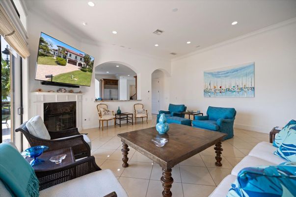 Fireplace, Interior, Living room, Recessed Lighting