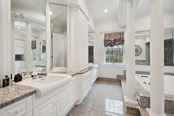 Bathroom, Dual Sink Vanities, Interior, Recessed Lighting
