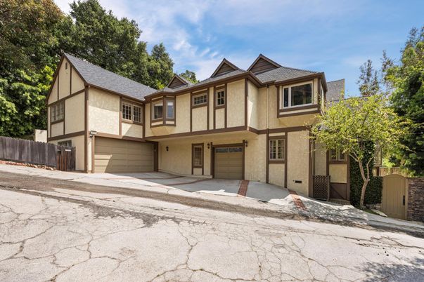 Attached, Exterior, Facade, Tudor Revival