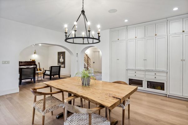 Chandelier, Dining room, Interior, Recessed Lighting, Wood Texture Flooring
