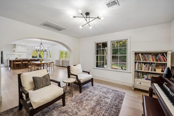 Chandelier, Dining room, Interior, Piano, Wood Texture Flooring