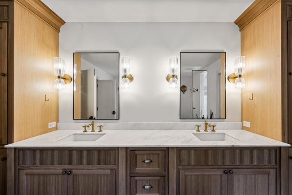 Bathroom, Dual Sink Vanities, Interior