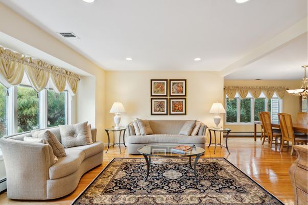 Chandelier, Dining room, Interior, Living room, Recessed Lighting, Wood Texture Flooring