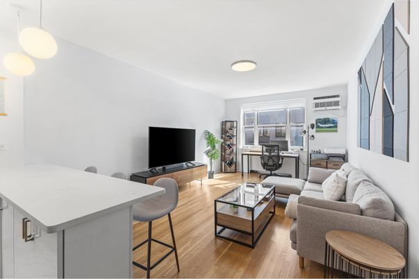 Interior, Living room, Pendant Lights, Wood Texture Flooring