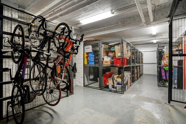Garage, Interior
