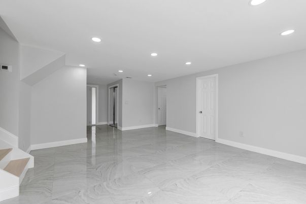Empty room, Interior, Marble, Recessed Lighting
