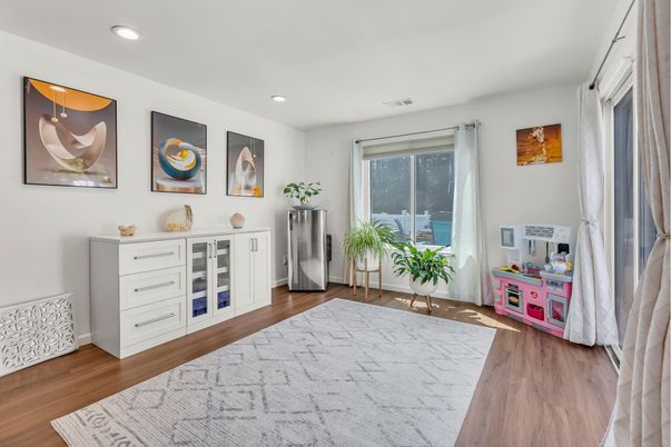 Interior, Recessed Lighting, Wood Texture Flooring