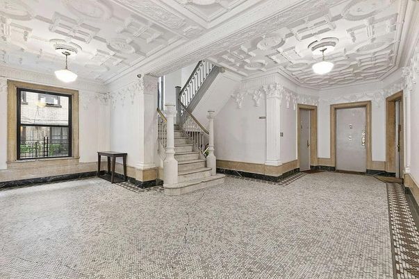 Empty room, Interior, Pendant Lights