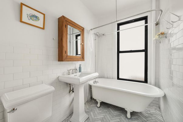 Bathroom, Free Standing Baths, Interior
