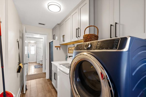 Interior, Washer, Wood Texture Flooring