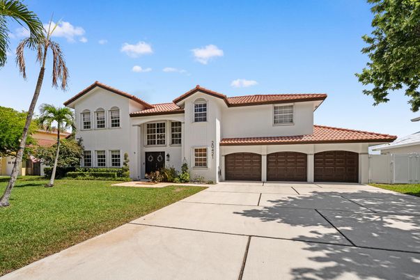 Attached, Exterior, Facade, Spanish Mediterranean