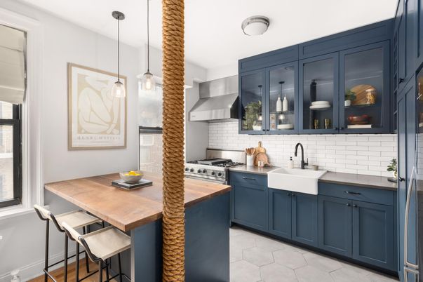 Interior, Kitchen, Pendant Lights, Stainless Steel Appliances
