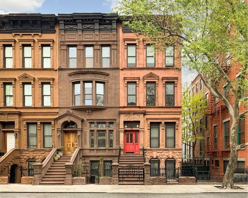 Exterior, Facade, Brownstone