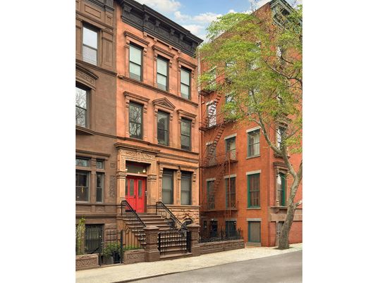 Exterior, Facade, Brownstone
