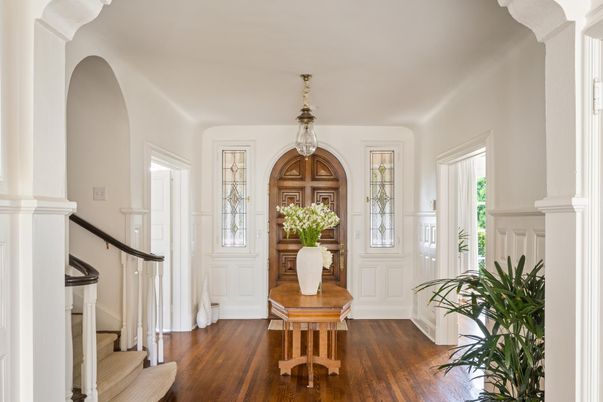Chandelier, Interior, Wood Texture Flooring