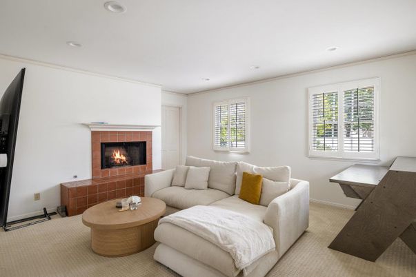 Fireplace, Interior, Living room, Recessed Lighting