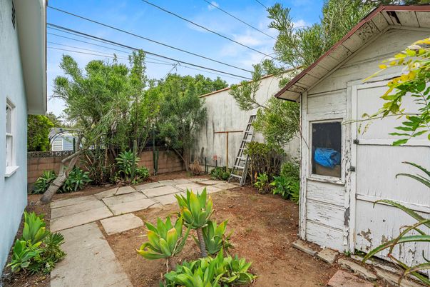 Backyard, Exterior