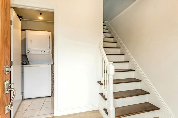 Interior, Utility Closets, Washer, Wood Texture Flooring