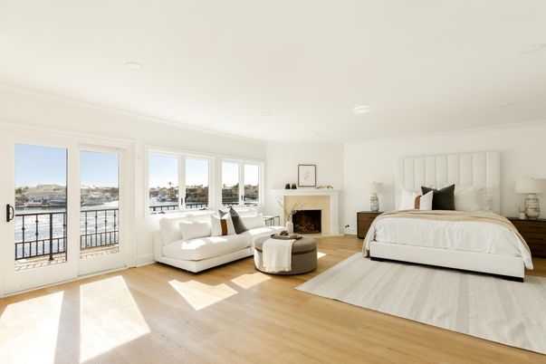 Bedroom, Fireplace, Interior, Water, Wood Texture Flooring