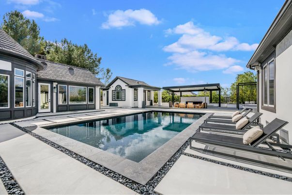 Exterior, Pool