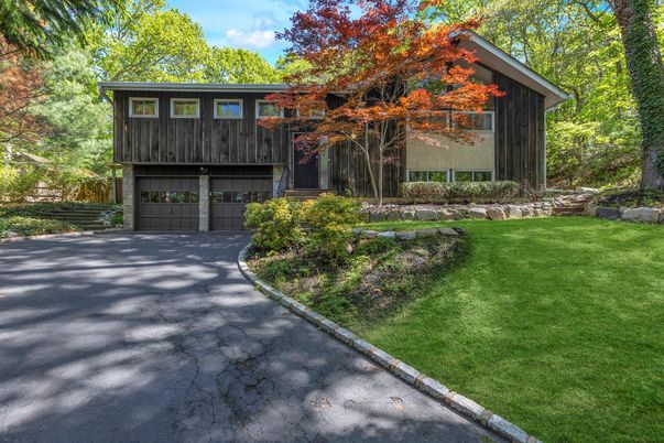 Attached, Exterior, Facade, Raised Ranch