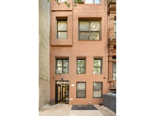 Exterior, Facade, Brownstone