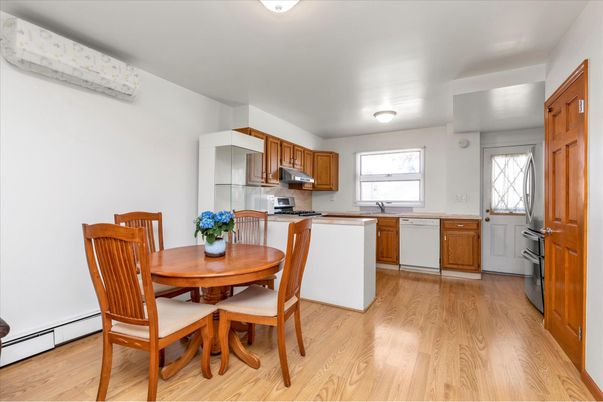 Dining room, Interior, Kitchen, Stainless Steel Appliances, Wood Texture Flooring