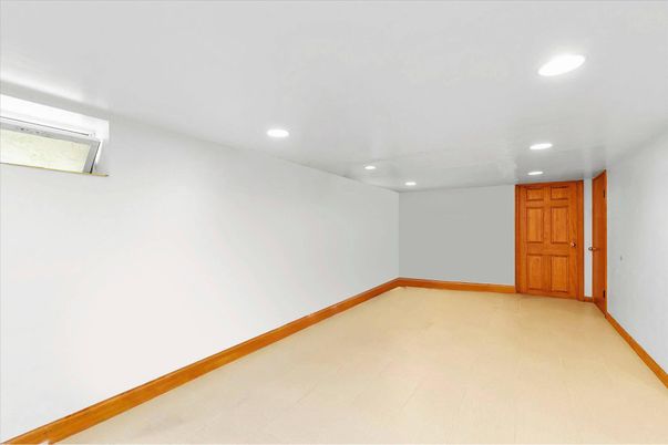 Empty room, Interior, Recessed Lighting