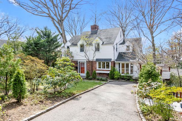 Exterior, Facade, Brick Facade, Cape Cod