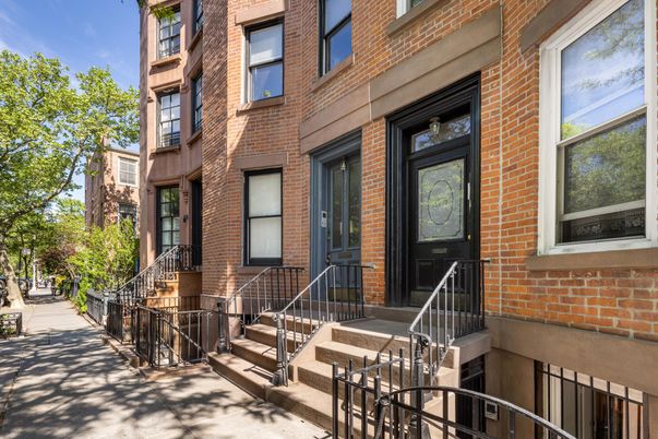 Exterior, Facade, Brick Facade, Rowhouse