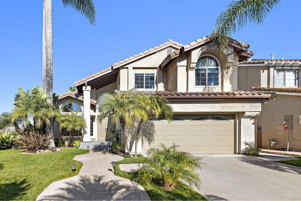 Attached, Exterior, Facade, Mediterranean
