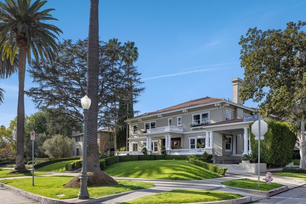 Backyard, Exterior, Facade, Mediterranean