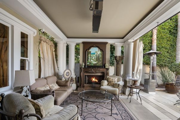 Fireplace, Interior, Living room