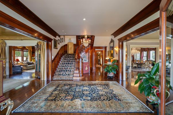 Chandelier, Dining room, Interior, Recessed Lighting, Wood Texture Flooring
