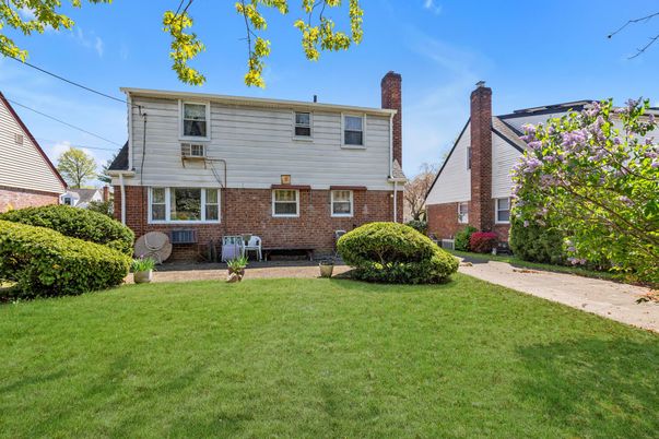 Exterior, Facade, Brick Facade, Split Level