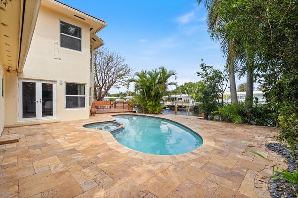 Exterior, Pool