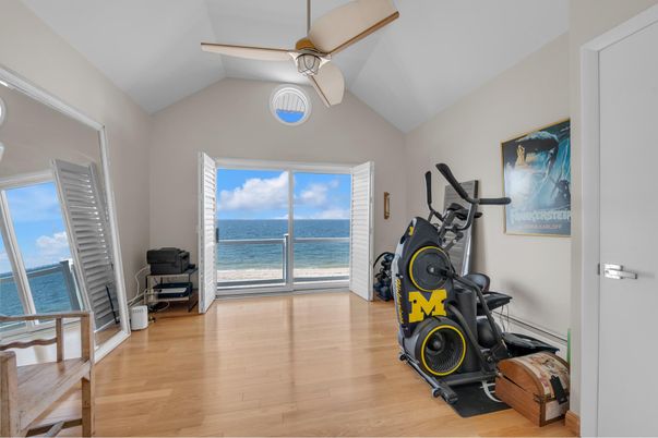 Fitness Equipment, Interior, Water, Wood Texture Flooring