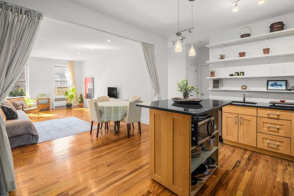 Dining room, Interior, Kitchen, Pendant Lights, Recessed Lighting, Wood Texture Flooring