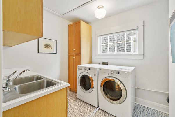 Interior, Washer