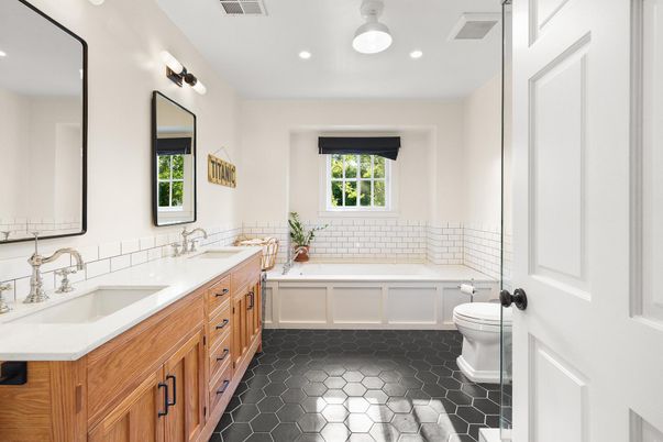 Bathroom, Dual Sink Vanities, Interior, Recessed Lighting