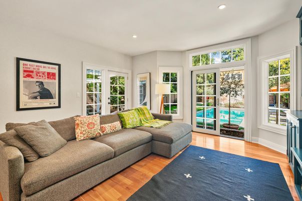 Interior, Living room, Recessed Lighting, Wood Texture Flooring