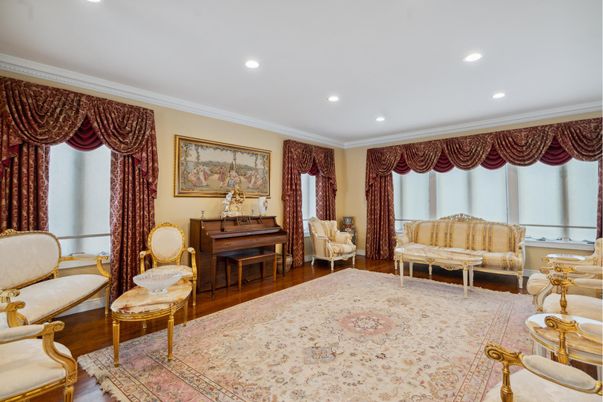 Interior, Piano, Recessed Lighting, Wood Texture Flooring