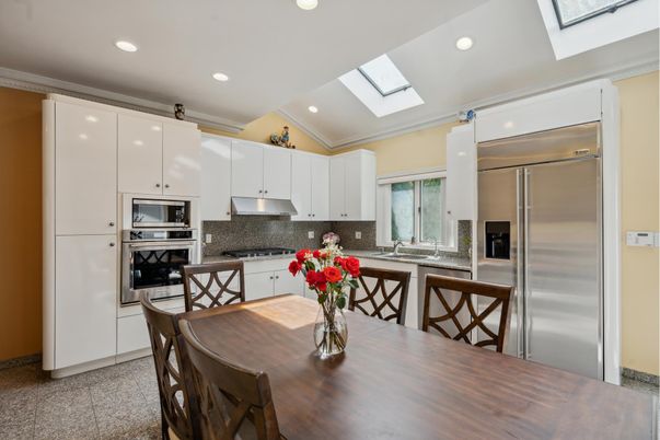 Dining room, Interior, Kitchen, Recessed Lighting, Stainless Steel Appliances