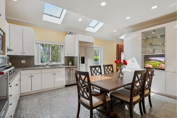 Dining room, Interior, Kitchen, Recessed Lighting, Stainless Steel Appliances