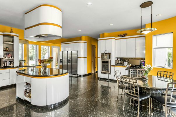 Dining room, Interior, Kitchen, Pendant Lights, Recessed Lighting, Stainless Steel Appliances