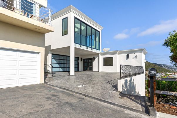 Attached, Exterior, Facade, Modern