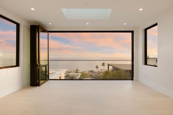 Empty room, Interior, Recessed Lighting, Water